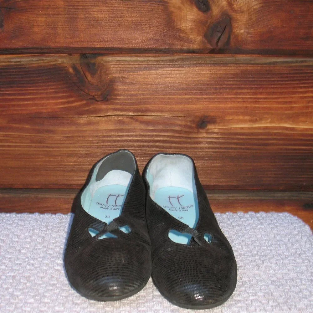Thierry Rabotin Womens 6 Black Embossed Leather Wedges Shoes